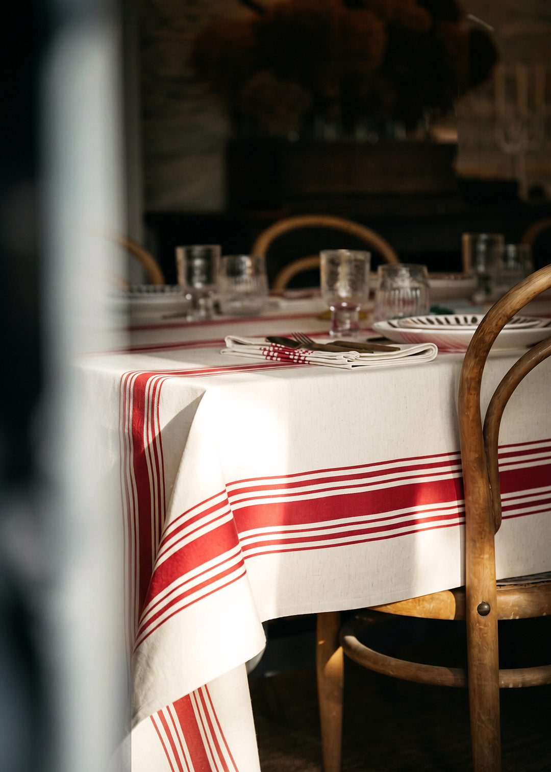 NAPPE COUTIL ROUGE
