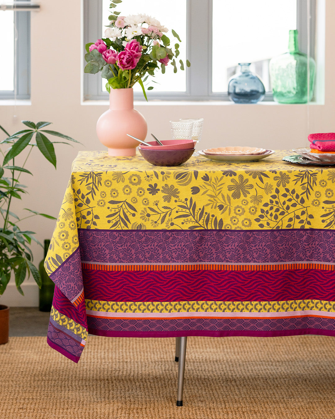 MAGNOLIA COATED TABLECLOTH
