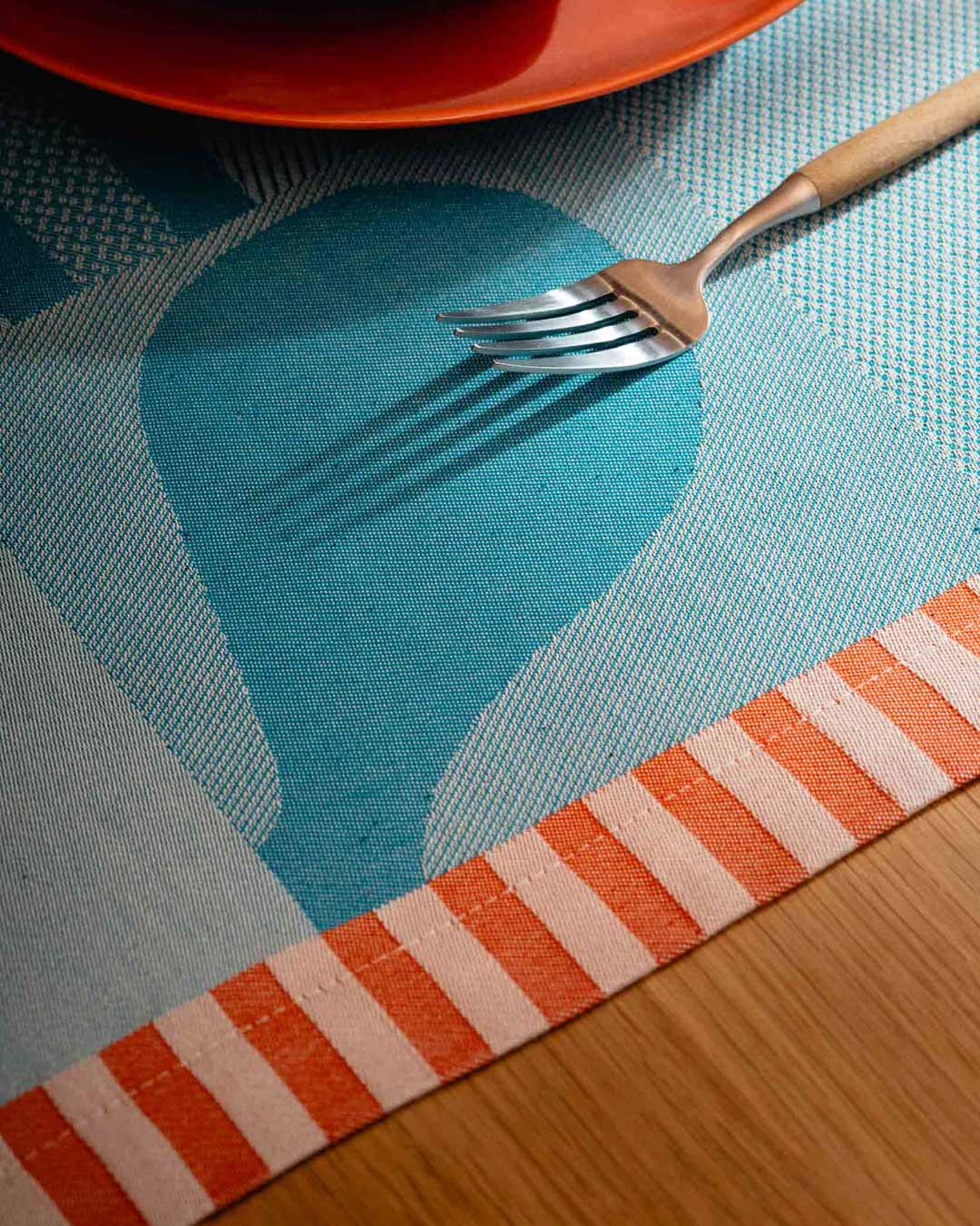 CHEMIN DE TABLE CUBIK