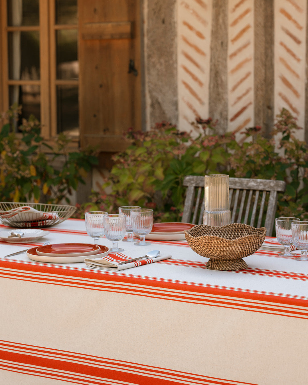 COUTIL ROUGE TABLECLOTH