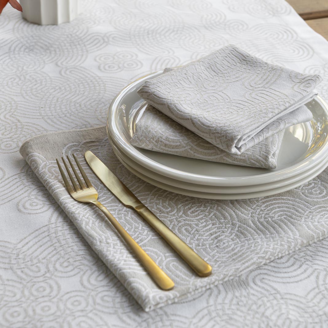 MEANDER NAPKIN WHITE/LINEN