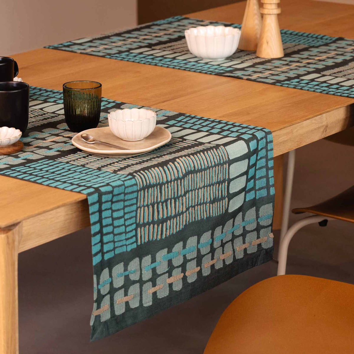 CHEMIN DE TABLE ÉCAILLES OPALINE