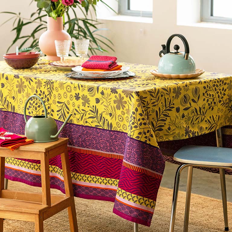 MAGNOLIA COATED TABLECLOTH