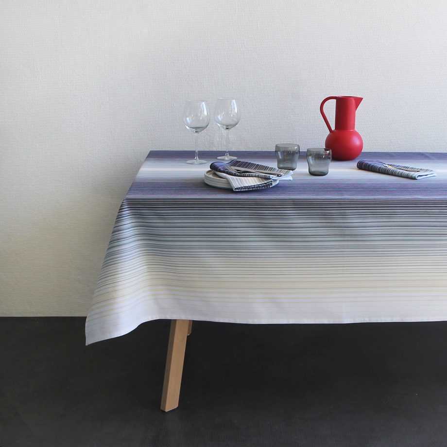 Ancienne Nappe Carrée Basque - Coton Damassé - 1m30 - Liteaux Rouge, Vert, Jaune