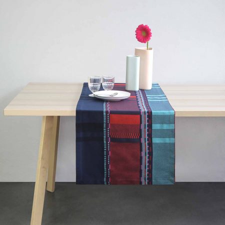 linge basque tissé en Béarn à Orthez. Design textile contemporain signé Cecile Barraud Delagerie pour la collection de linge de table Moutet