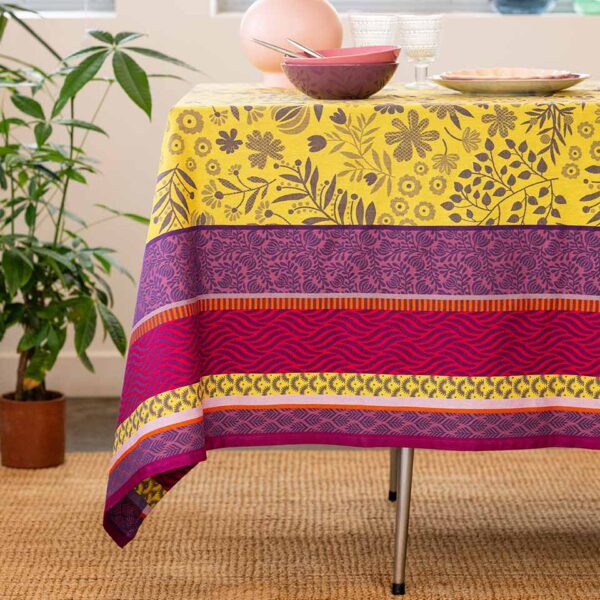 Nappe printemps tissage jacquard français.