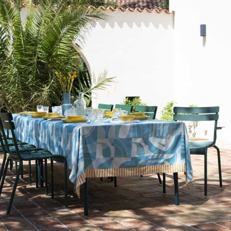 Nappe jacquard Cubik : l'élégance graphique en bleu.